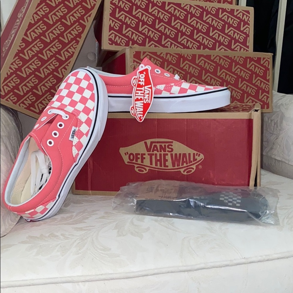 Vans pink checkerboard shoes Era Strawberry 6